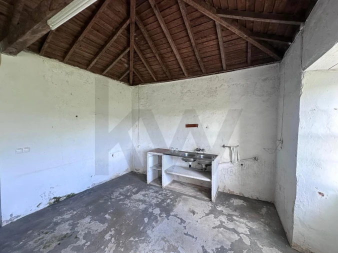 Moradia T1 para Venda em Santo Espirito Foto 6