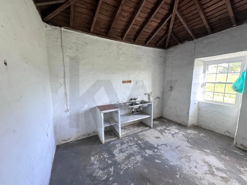 Moradia T1 para Venda em Santo Espirito Foto 8