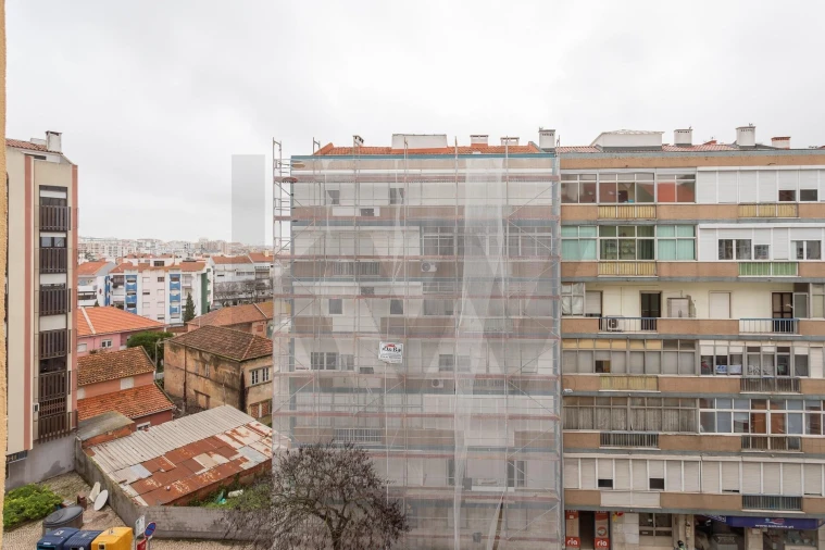 Apartamento T3 para Venda em Alfragide Foto 24