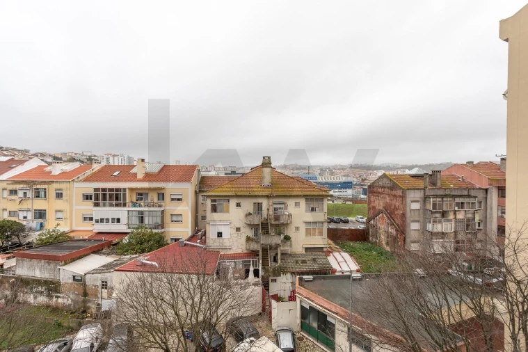 Apartamento T3 para Venda em Alfragide Foto 11