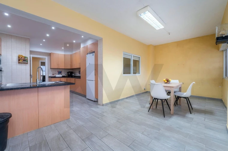 Apartamento T2 para Venda em Olhão Foto 3