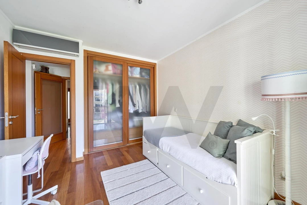 Apartamento T3 para Arrendamento em Carcavelos e Parede Foto 15