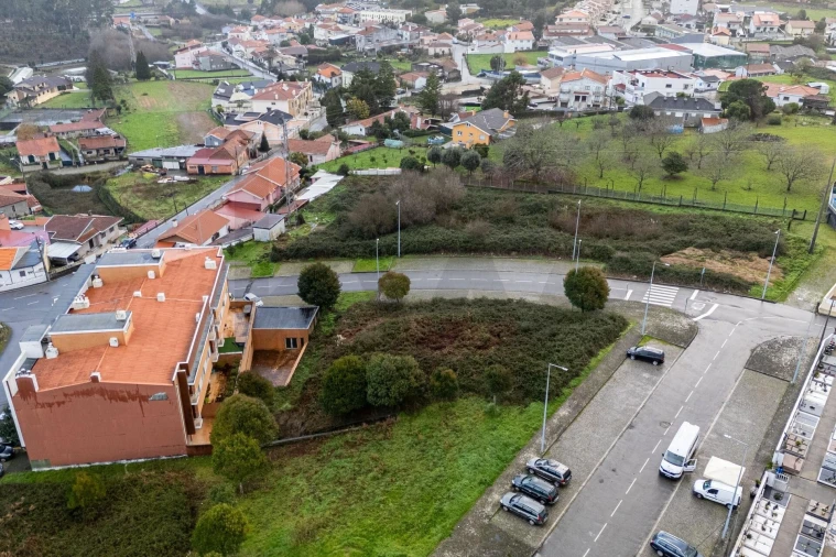 Terreno para Venda em Argoncilhe Foto 3