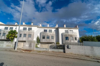 Moradia T4 para Venda em Mundão