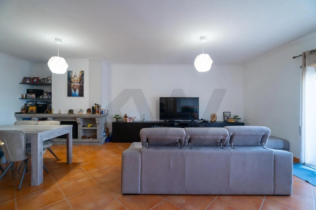Moradia T4 para Venda em Mundão Foto 7