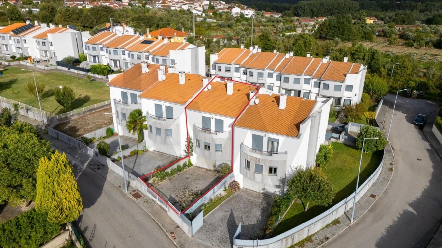 Moradia T4 para Venda em Mundão