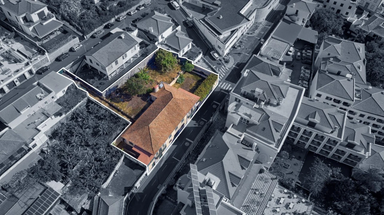 Moradia T4 para Venda em Funchal (Santa Maria Maior) Foto 42