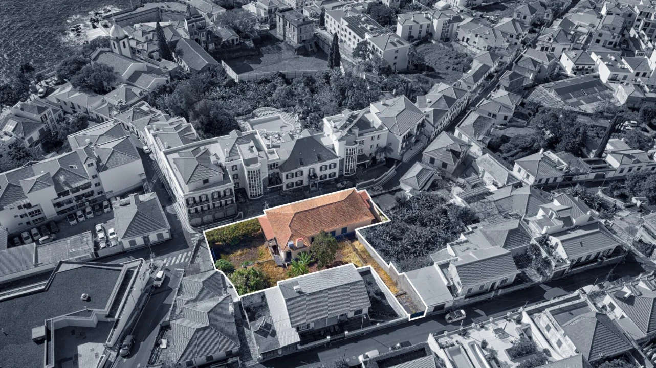 Moradia T4 para Venda em Funchal (Santa Maria Maior) Foto 32