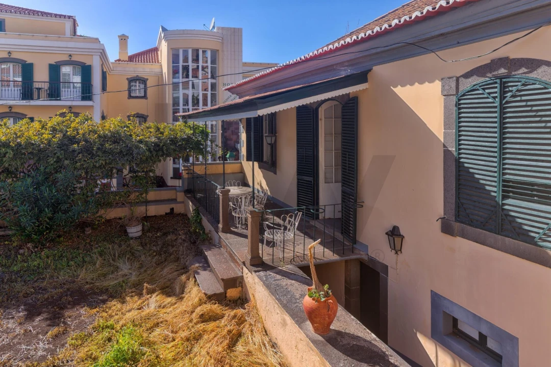 Moradia T4 para Venda em Funchal (Santa Maria Maior) Foto 10