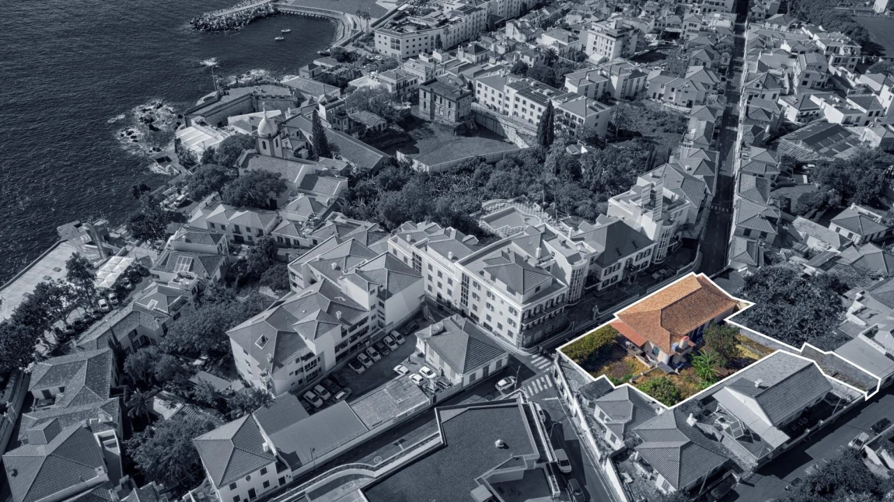 Moradia T4 para Venda em Funchal (Santa Maria Maior) Foto 46