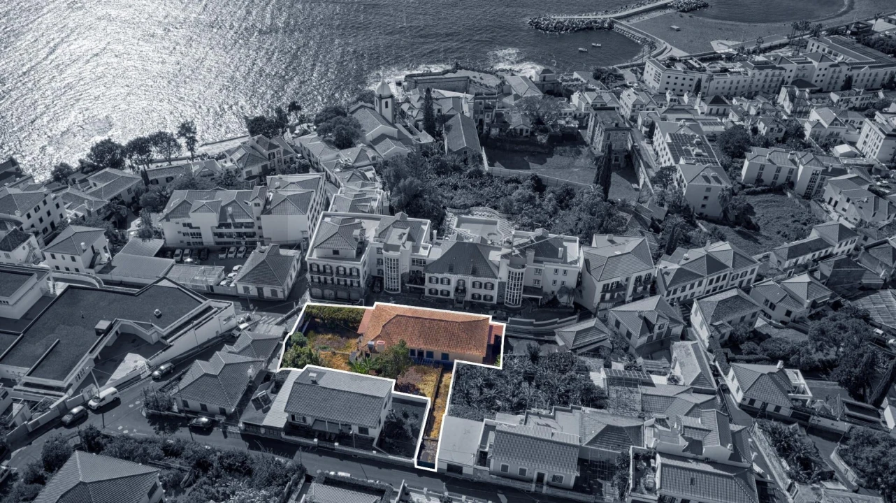 Moradia T4 para Venda em Funchal (Santa Maria Maior) Foto 28