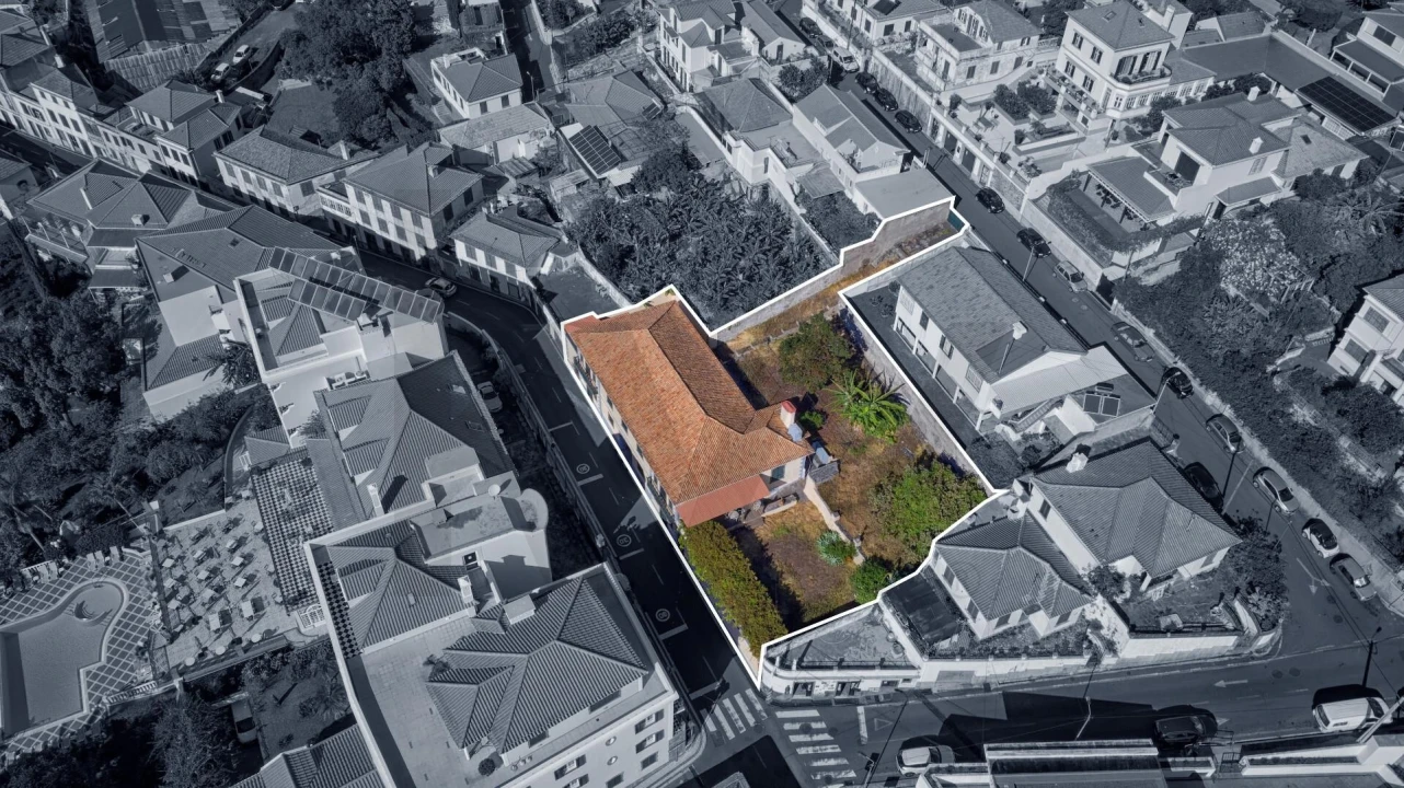 Moradia T4 para Venda em Funchal (Santa Maria Maior) Foto 40