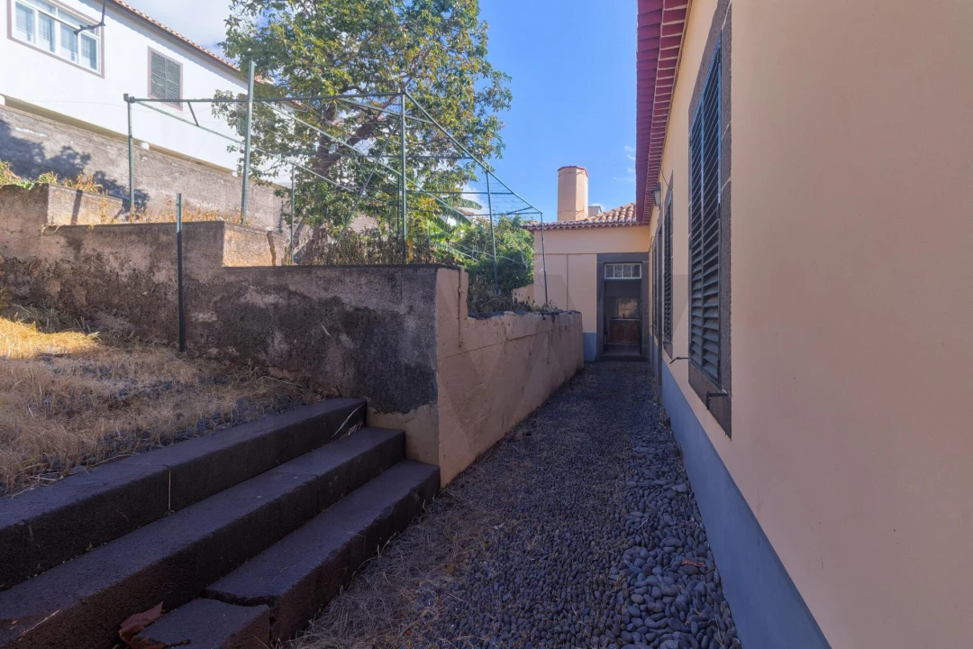 Moradia T4 para Venda em Funchal (Santa Maria Maior) Foto 54