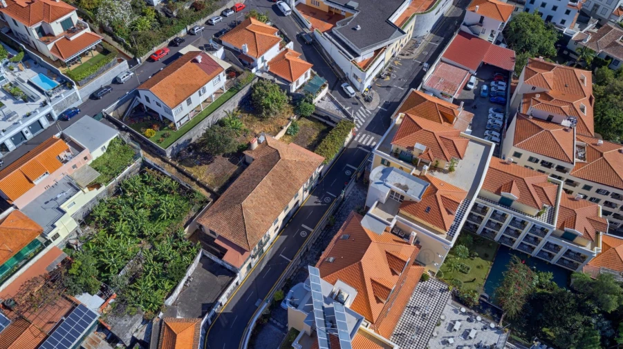 Moradia T4 para Venda em Funchal (Santa Maria Maior) Foto 41