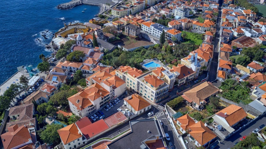 Moradia T4 para Venda em Funchal (Santa Maria Maior) Foto 45