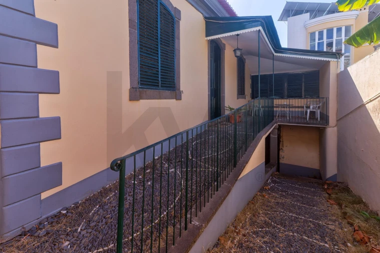 Moradia T4 para Venda em Funchal (Santa Maria Maior) Foto 55