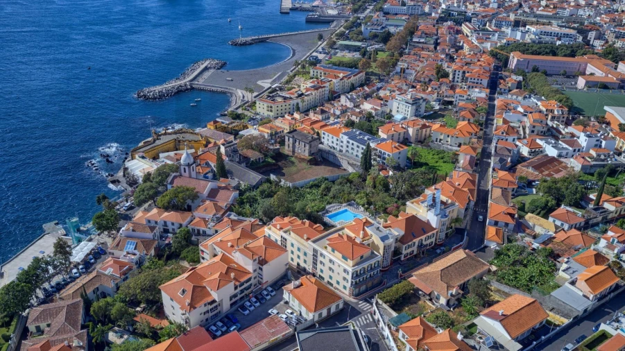 Moradia T4 para Venda em Funchal (Santa Maria Maior) Foto 47