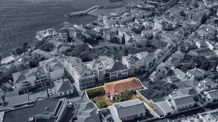 Moradia T4 para Venda em Funchal (Santa Maria Maior) Foto 34