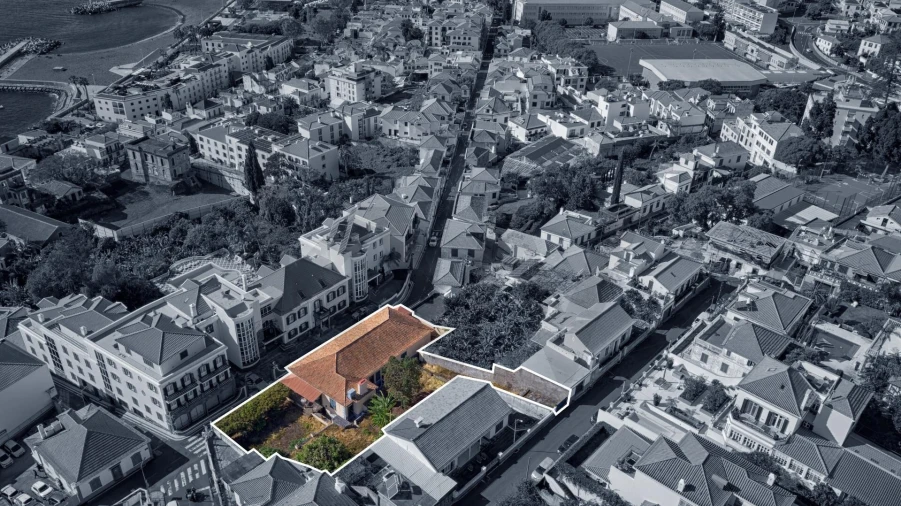 Moradia T4 para Venda em Funchal (Santa Maria Maior) Foto 36