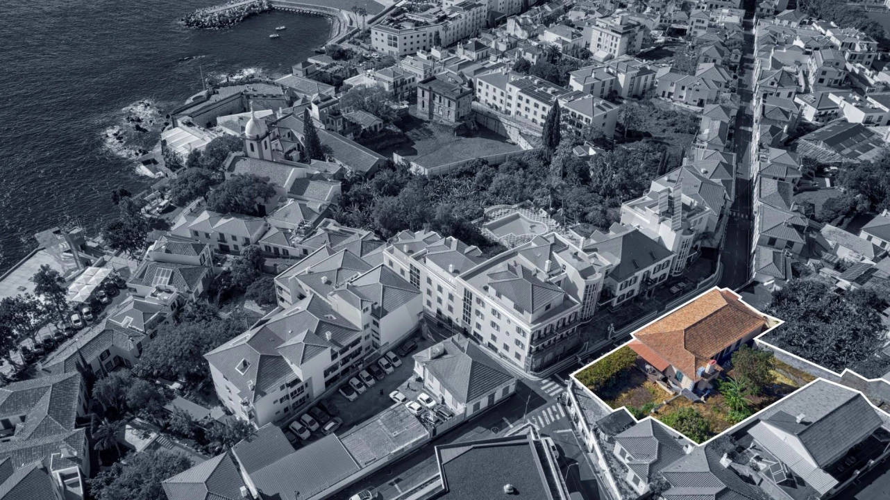 Moradia T4 para Venda em Funchal (Santa Maria Maior) Foto 44