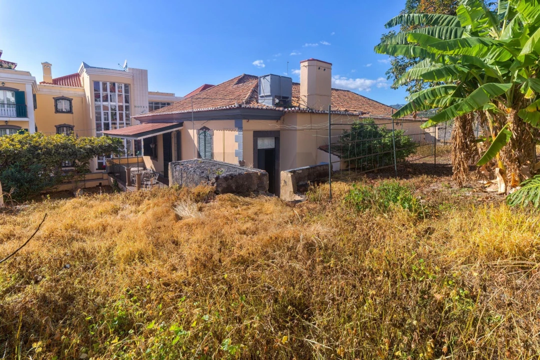 Moradia T4 para Venda em Funchal (Santa Maria Maior) Foto 2