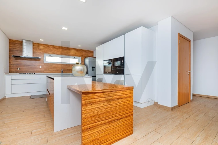 Moradia T4 para Venda em Pedralva Foto 4