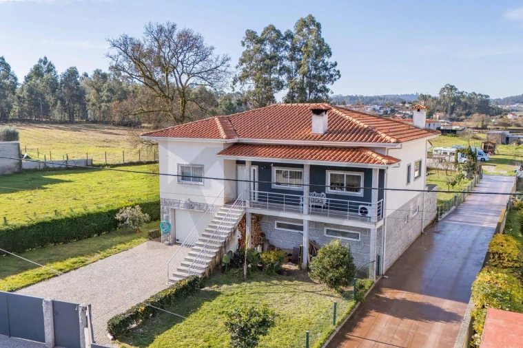 Moradia T4 para Venda em Pedralva Foto 3