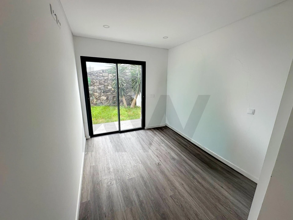 Apartamento T2 para Venda em Capelas Foto 12