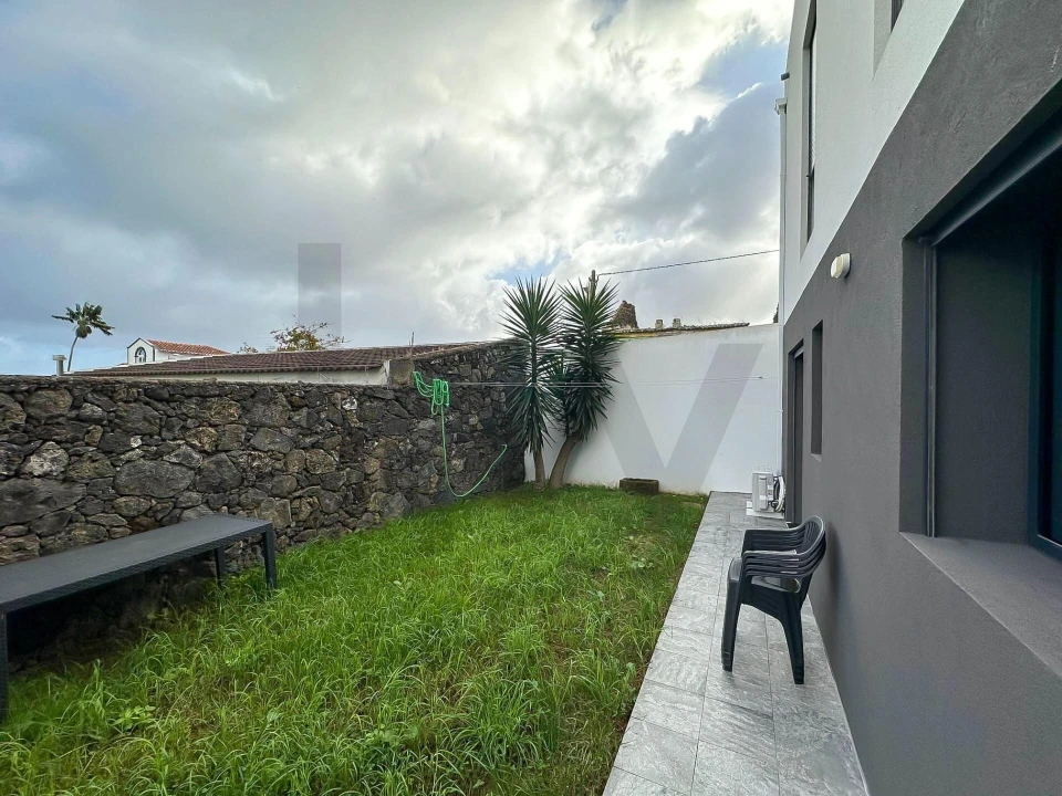 Apartamento T2 para Venda em Capelas Foto 13