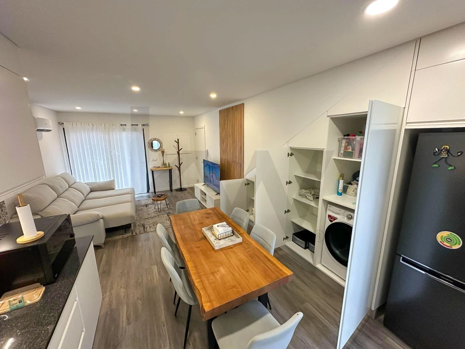 Apartamento T2 para Venda em Capelas Foto 4
