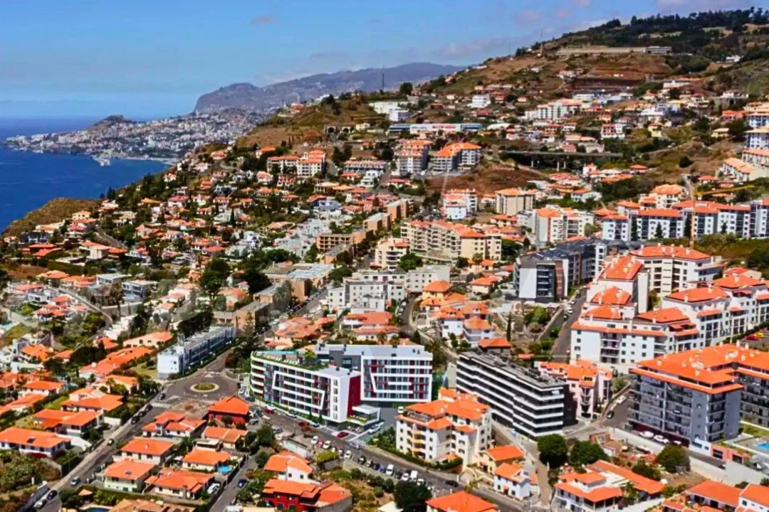 Apartamento T1 para Venda em Caniço Foto 24