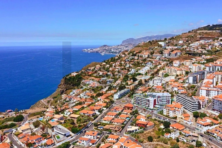 Apartamento T1 para Venda em Caniço Foto 11