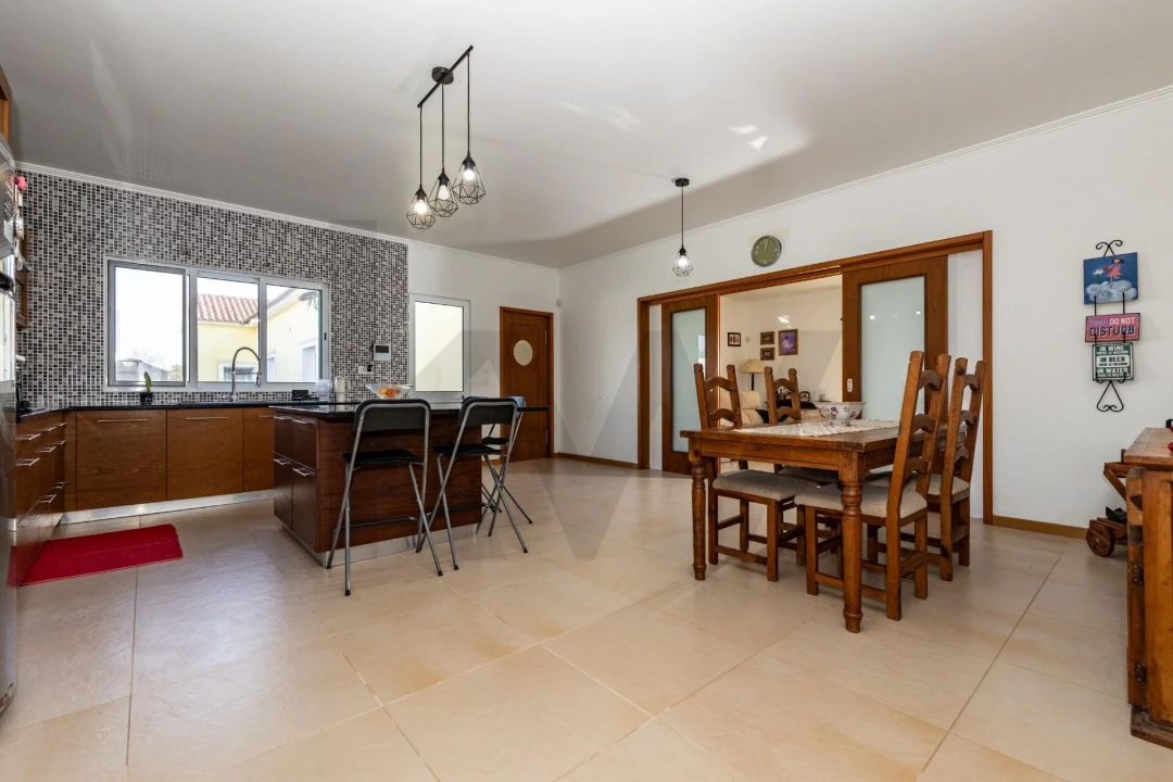 Moradia T4 para Venda em São Vicente Ferreira Foto 3