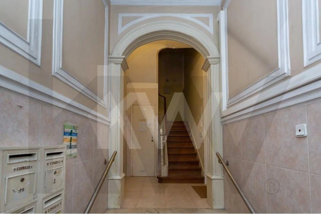 Apartamento T2 para Venda em Campo de Ourique Foto 28
