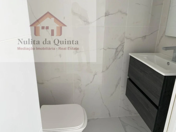 Moradia T2 para Venda em Loule (São Sebastião) Foto 12