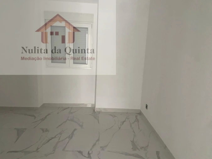 Moradia T2 para Venda em Loule (São Sebastião) Foto 17