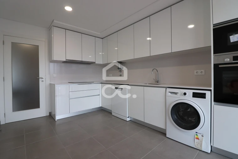 Apartamento T3 para Venda em São Martinho do Bispo e Ribeira de Frades Foto 3