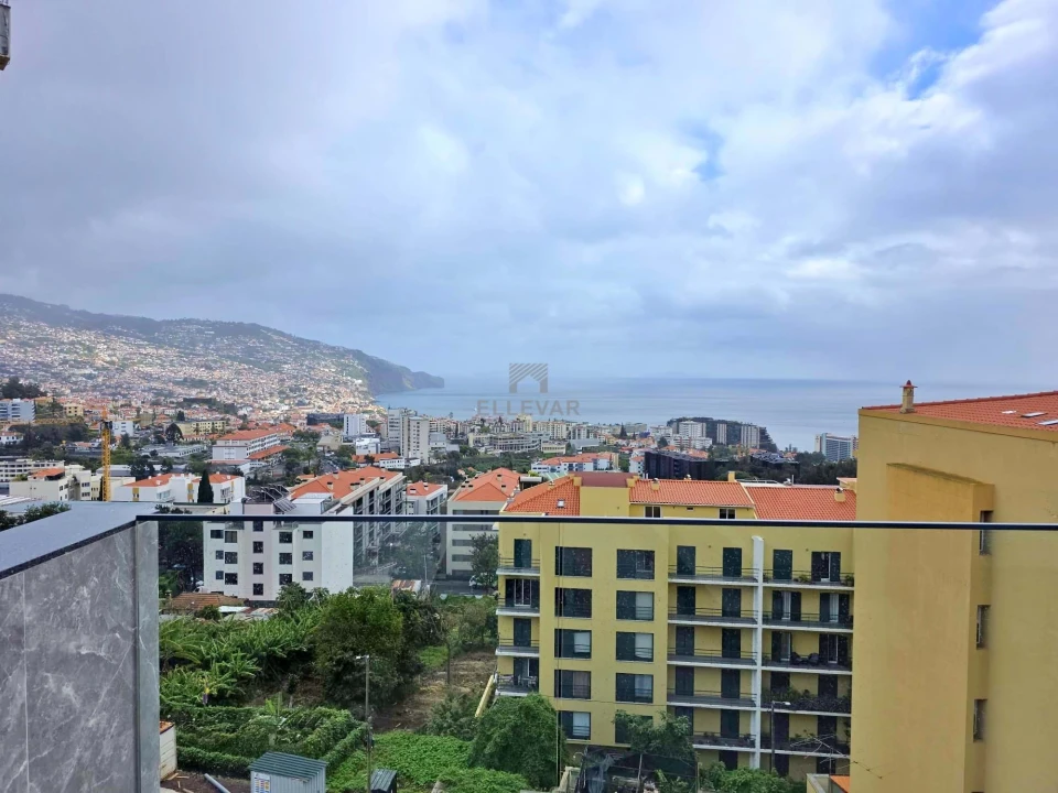 Apartamento T2 para Venda em São Martinho Foto 1