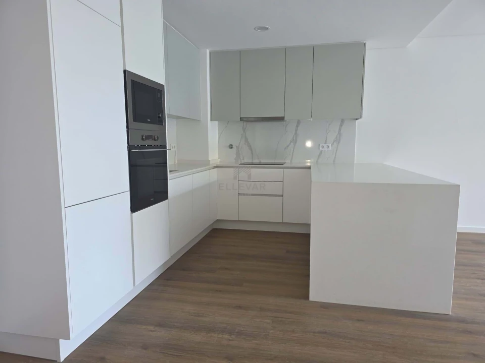 Apartamento T2 para Venda em São Martinho Foto 9