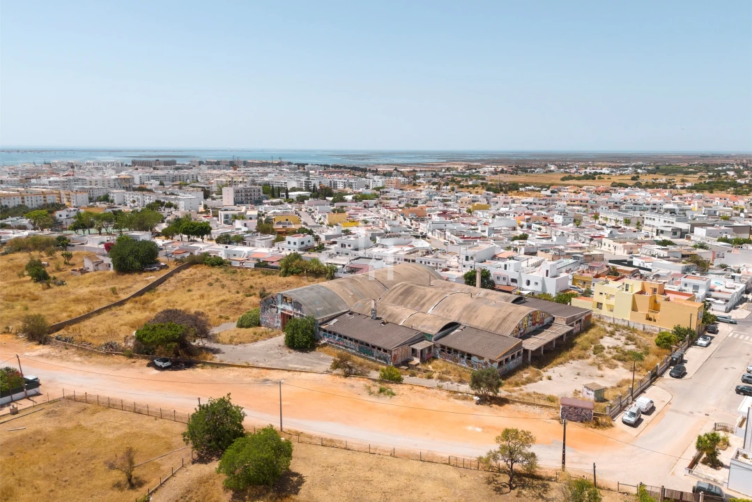 Terreno para Venda em Quelfes Foto 2