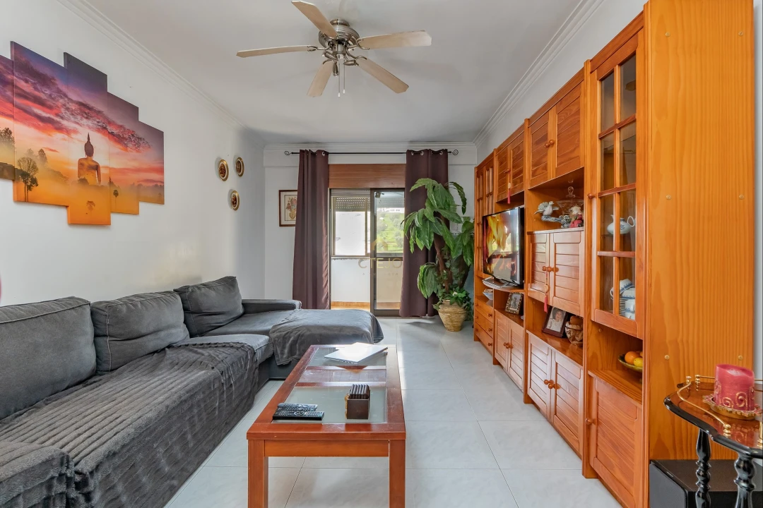 Apartamento T2 para Venda em Odivelas Foto 2