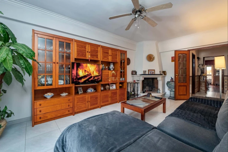 Apartamento T2 para Venda em Odivelas Foto 3