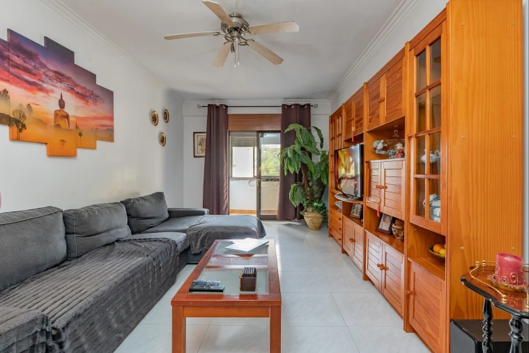 Apartamento T2 para Venda em Odivelas Foto 2