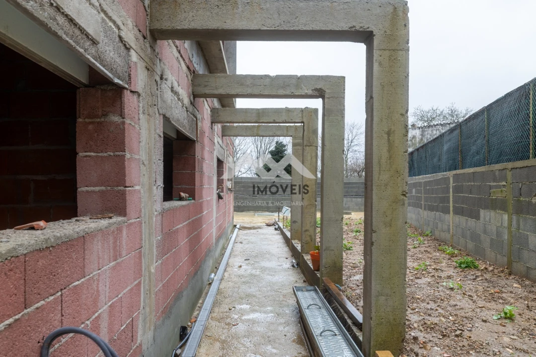 Moradia T4 para Venda em Fânzeres e São Pedro da Cova Foto 40