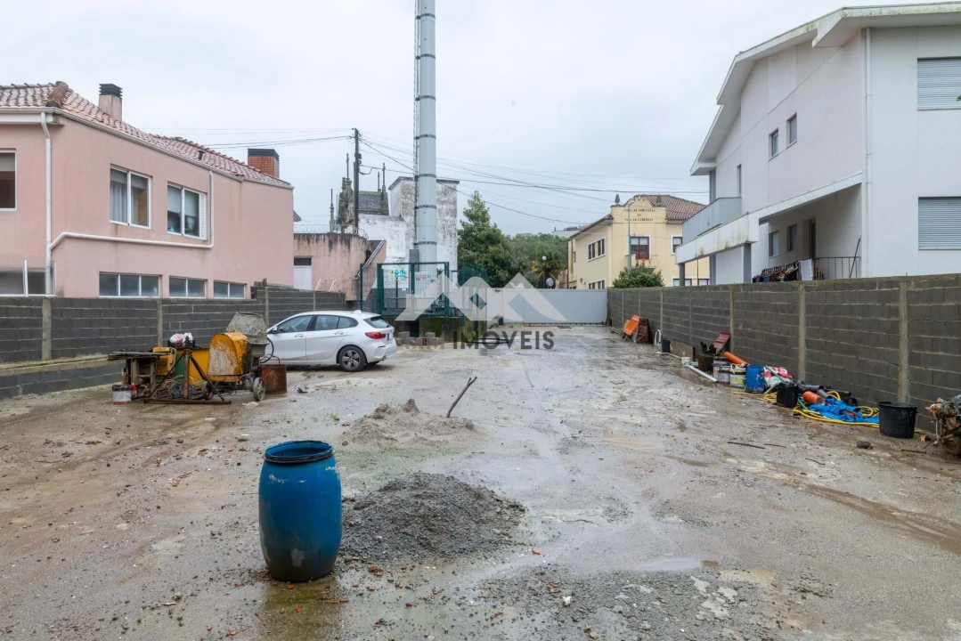 Moradia T4 para Venda em Fânzeres e São Pedro da Cova Foto 37