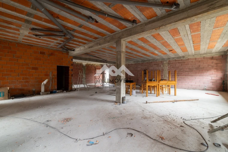 Moradia T4 para Venda em Fânzeres e São Pedro da Cova Foto 33