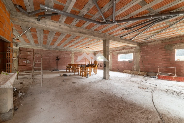 Moradia T4 para Venda em Fânzeres e São Pedro da Cova Foto 31