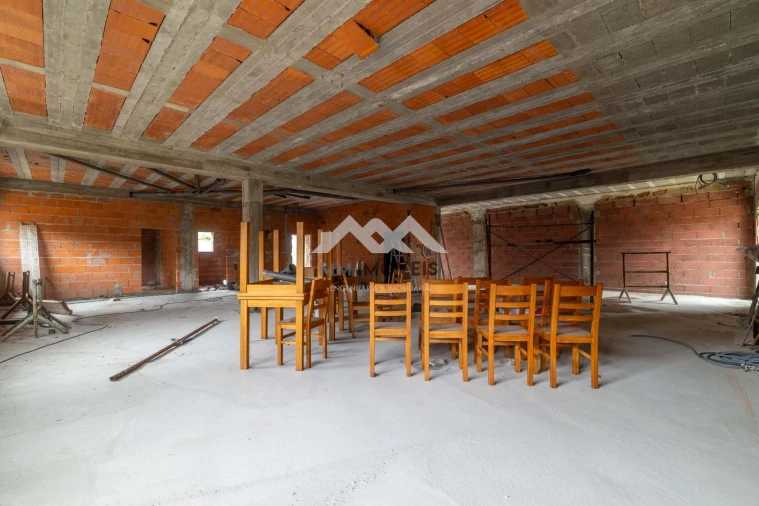 Moradia T4 para Venda em Fânzeres e São Pedro da Cova Foto 34