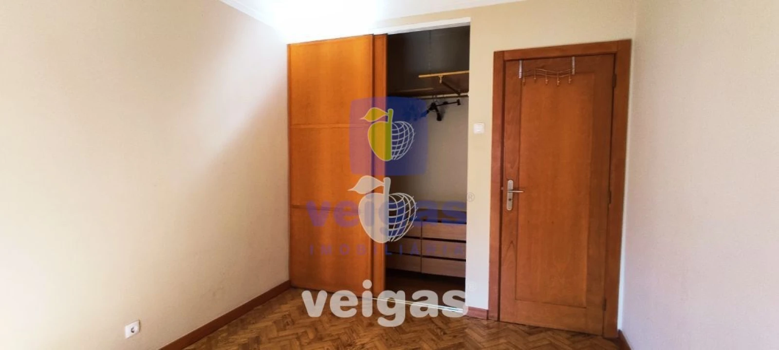 Apartamento T2 para Arrendamento em São Domingos de Benfica Foto 9