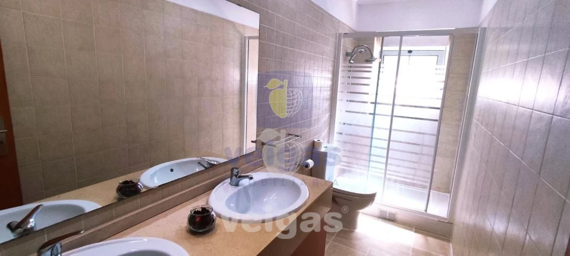 Apartamento T2 para Arrendamento em São Domingos de Benfica Foto 13